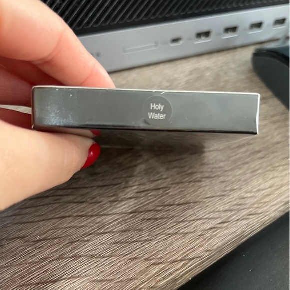 Danessa Myricks mini lightwork palette and dew me highlighting balm - Picture 3 of 4